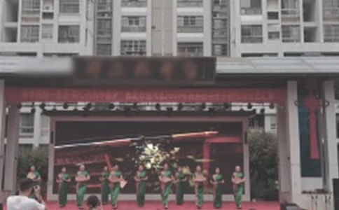 �а������Ϸ�̰�����ɫ������˼