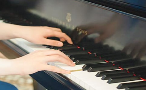 ����ӱʦ���١�����ƾ���������ֱ���ͼ��Աȼ��ͼ���ϰ(�˽̰��һѡ��)