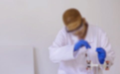 �ж�ʦ�����Ը�