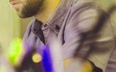 ���˸�λ������