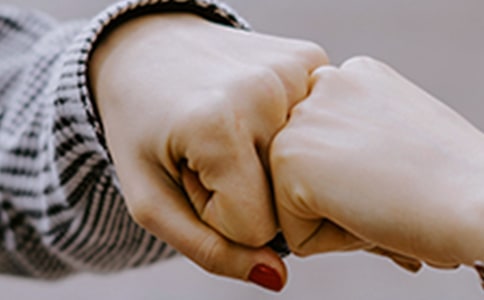 �������˶�Ա���͹�����