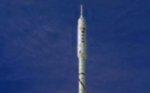 小班科学优秀教案《会飞的火箭》