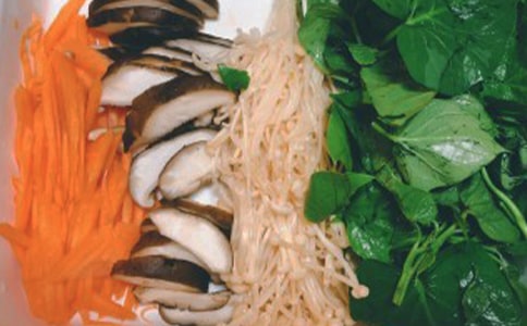 中班健康优秀教案《能干的小手》