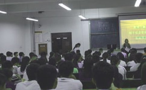 �ڲ���Ƹ���ҽ���