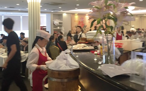 ���ھ�¥�ϡ�����