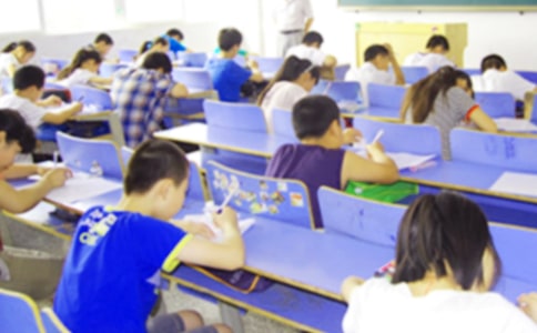 ʱ��֤ȯ��ҵ�ʸ������⼰��