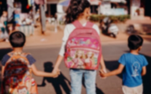 关爱留守儿童主题班会教案