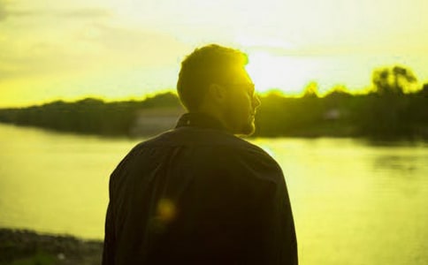 2004年考空姐空哥门槛长高 男性将更难考