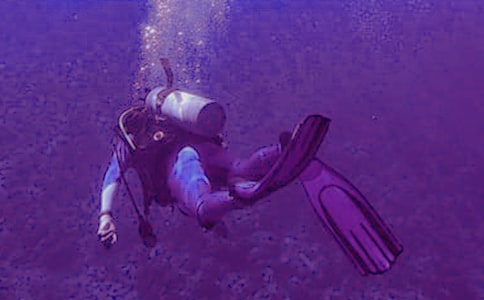 Ǳˮ����ζ�ռ�