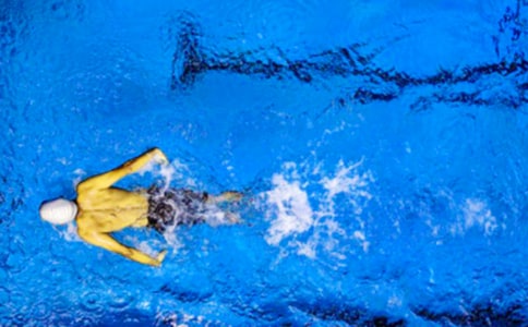 ��4��200���˶�Ա���͸巶��