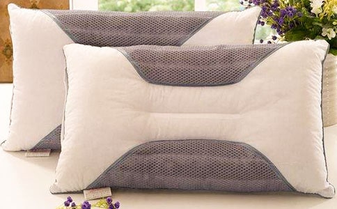 高三女孩压力过大,枕头下藏水果刀