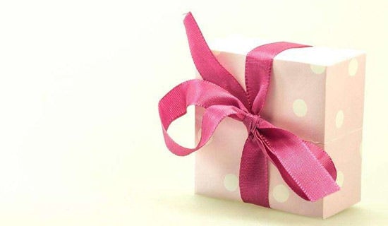 小班教案《送给妈妈的礼物》